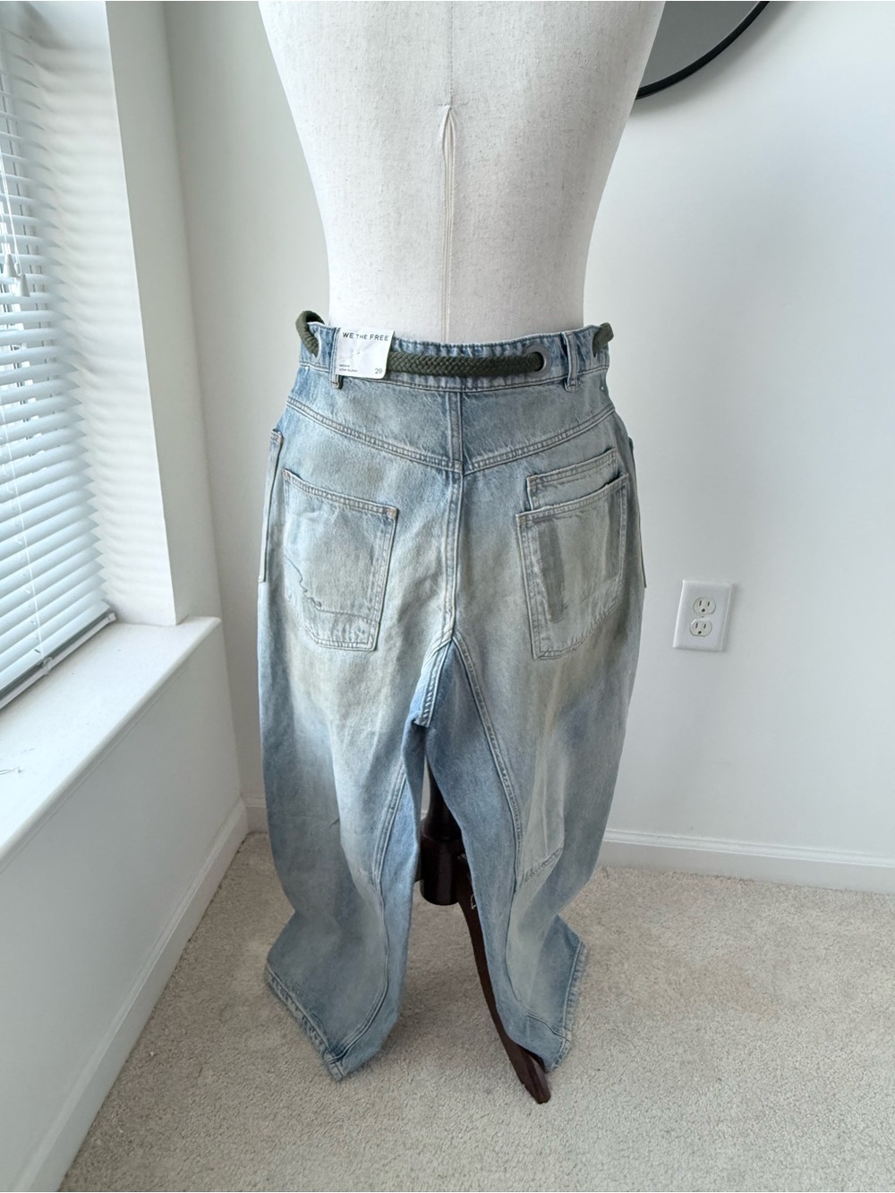 Free People Moxie Low Slung Jeans with Olive Braided Belt in Roll Around - Picture 4 of 16